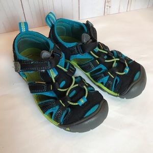 Keen Sandals size 4-5